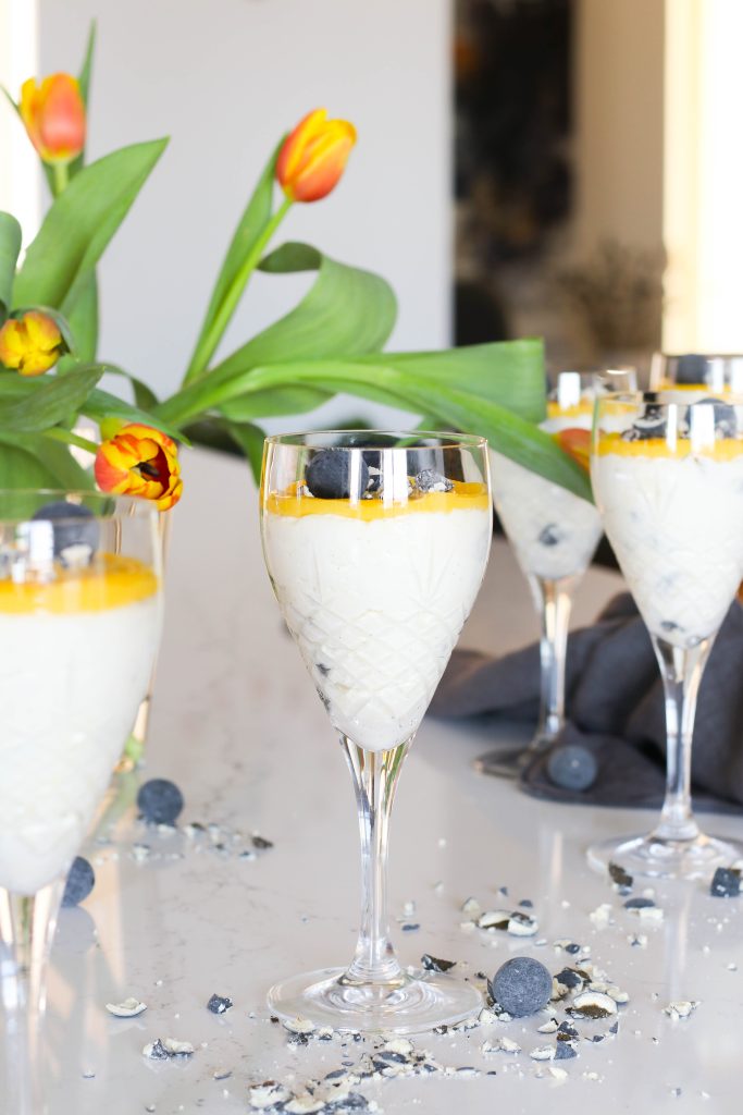 hvítsúkkulaðimús með lemon curd og lakkrís