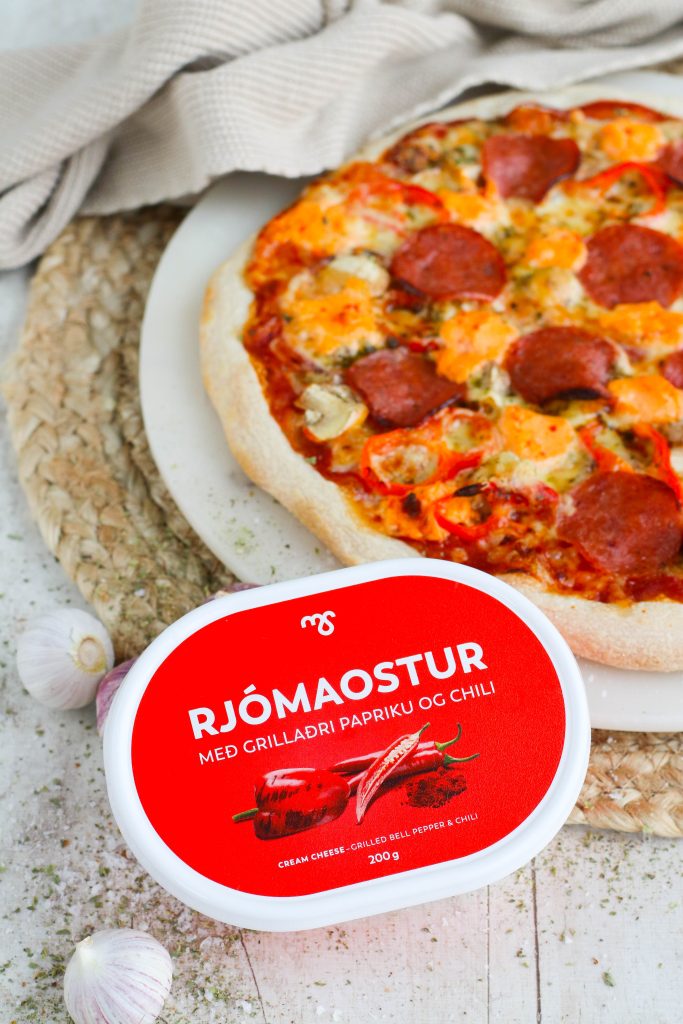 rjómaostur á pizzu
