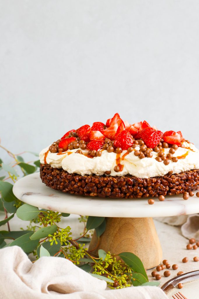 rice krispies kaka með rjóma
