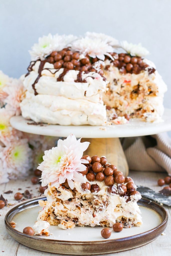 Rice Krispies marengsterta með Nóakroppi